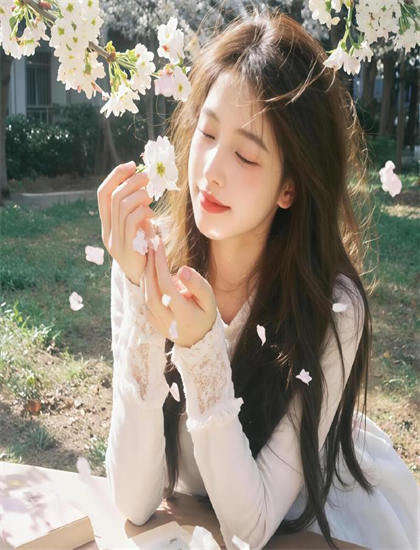 迷你剧深度解析：不让女儿上桌就都别吃的人物塑造与情感表达 ——深入探索迷你剧的艺术世界